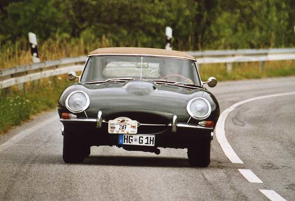 Jaguar E 207